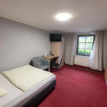 Am Rathaus 4*