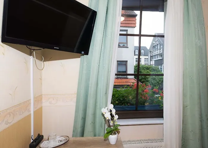 Am Rathaus 호텔 멘덴